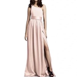 VERA WANG White One Shoulder Gown in Petal, size 0